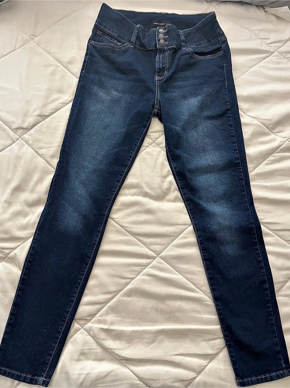 YMI Jeans Dark Wash High-Waisted 3-Button Super TV Stretch Skinny Jeans. Size 11